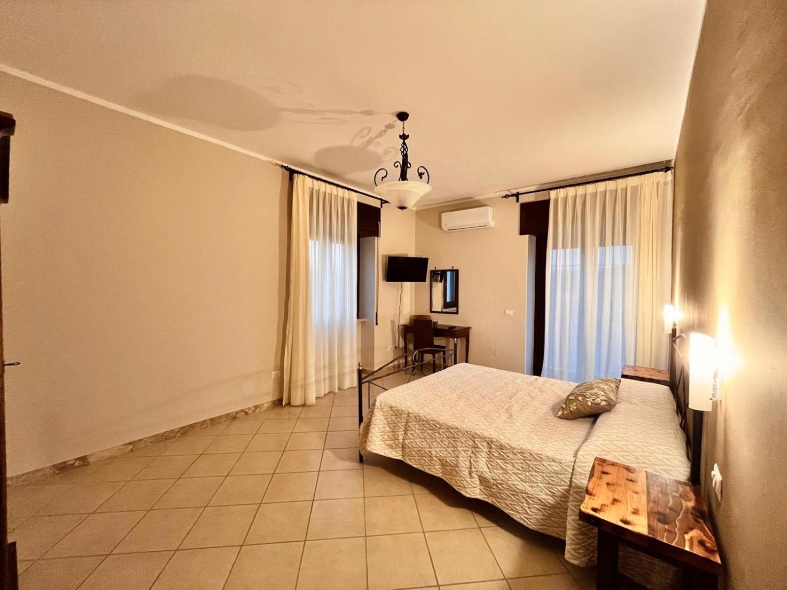 B&B Tempa Rossa Roccadaspide ภายนอก รูปภาพ